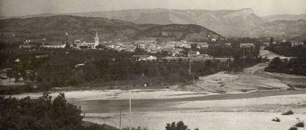 photo noir et blanc de la confluence Véragne Buëch autour des années 1950